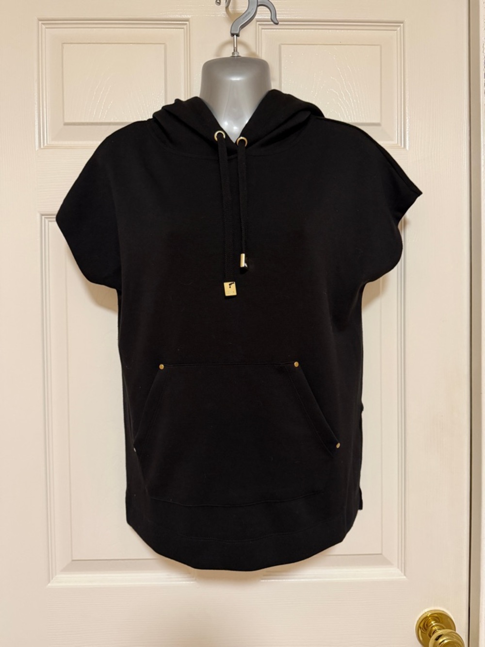 Elie Tahari Black Hooded Short-Sleeve Sweatshirt